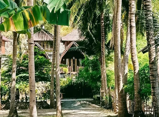 Coconut Hill 3*