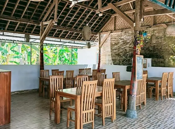 Coconut Hill Hotel Batununggul